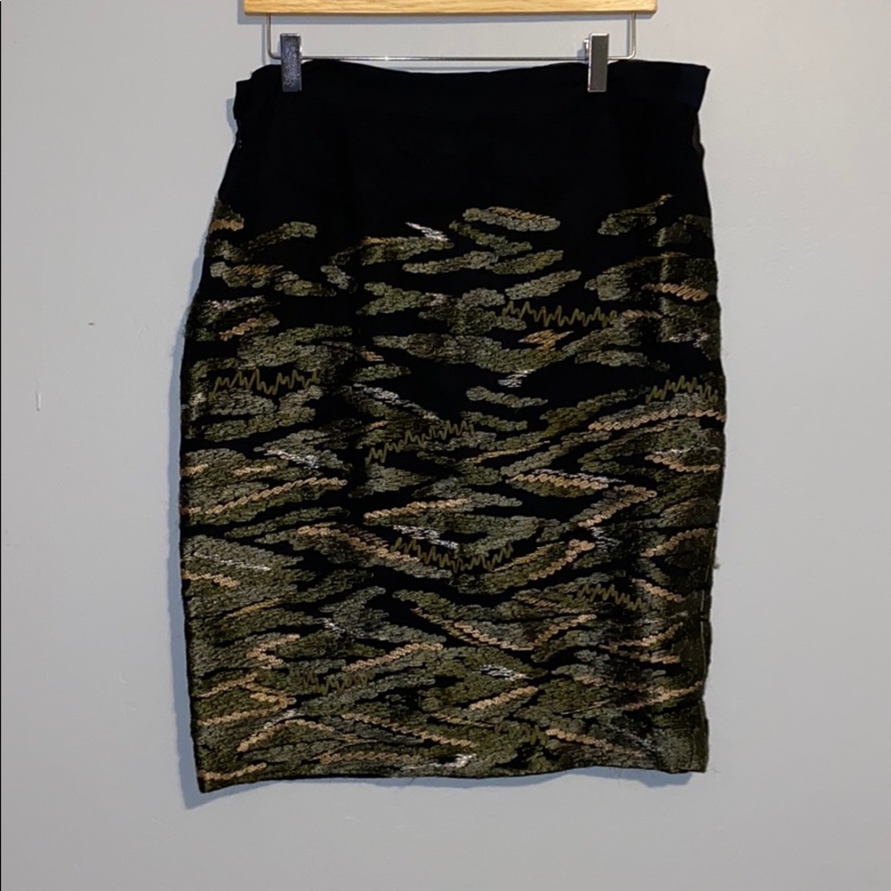 Gianfranco Ferre Embroidered Pencil Skirt